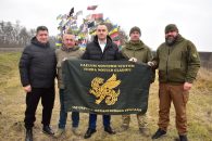 Олексій Романько вручив відзнаки захисникам із передової до Дня ЗСУ Олексій Романько вручив відзнаки захисникам із передової до Дня ЗСУ